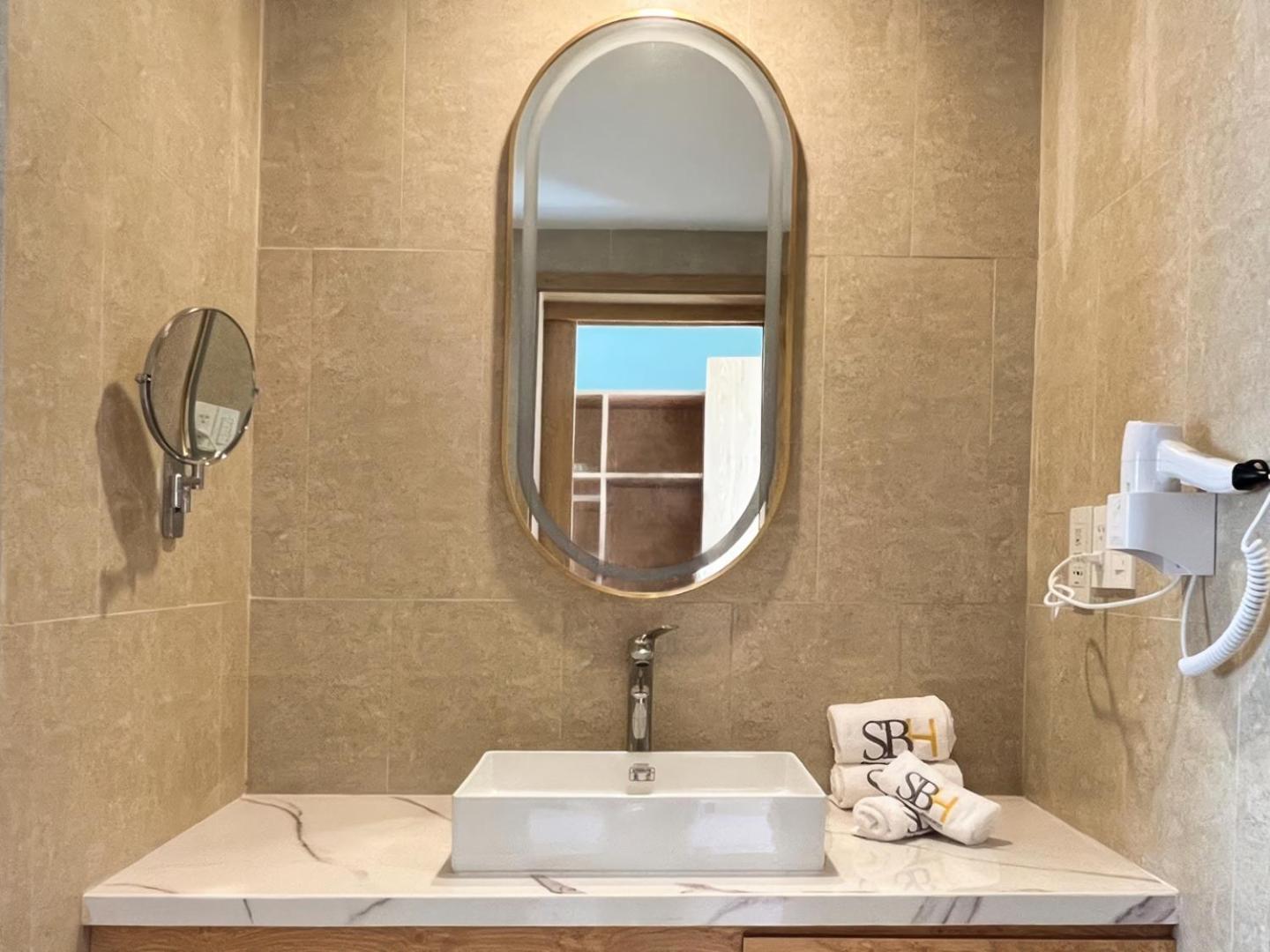 Sbh Gloria Hue Otel Dış mekan fotoğraf